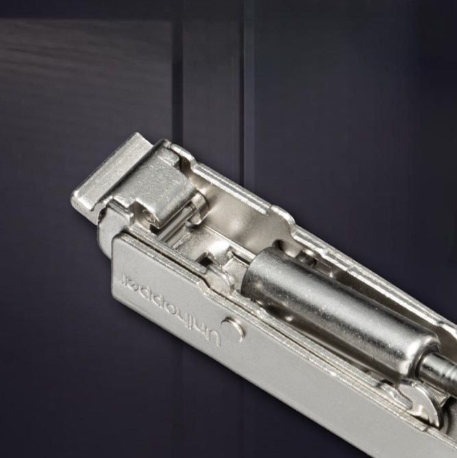3D петля UNIHOPPER с доводчиком, 90°, 45 мм, с декор. накладкой (HG1407.C90.B.45)