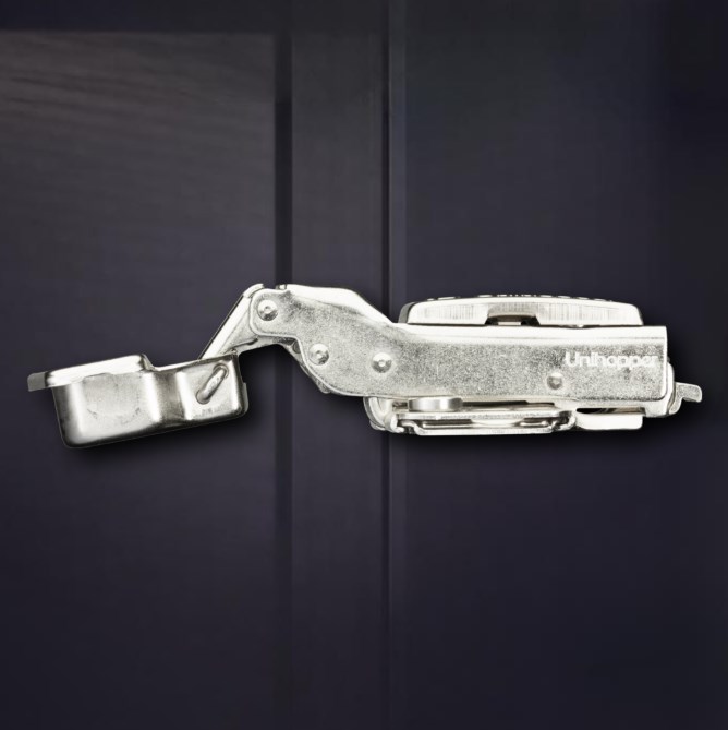 3D петля UNIHOPPER с доводчиком, полунакладная, 45 мм, с декор. накладкой (HG1112.C8.B.45)